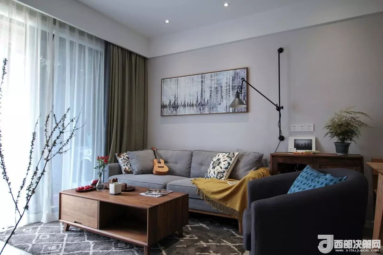 沙發(fā)背景墻選對(duì)裝飾畫，才能美了整個(gè)客廳空間！