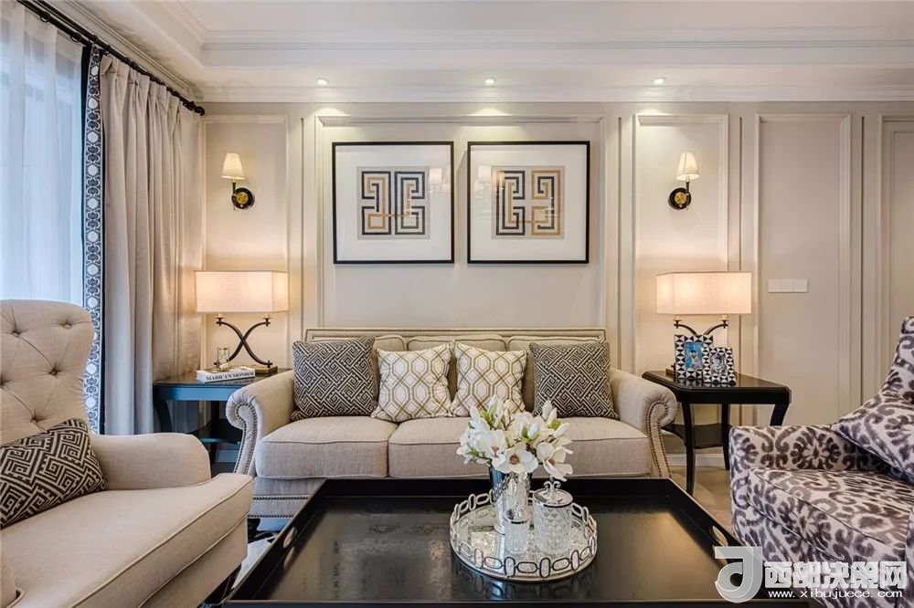 沙發(fā)背景墻選對(duì)裝飾畫，才能美了整個(gè)客廳空間！