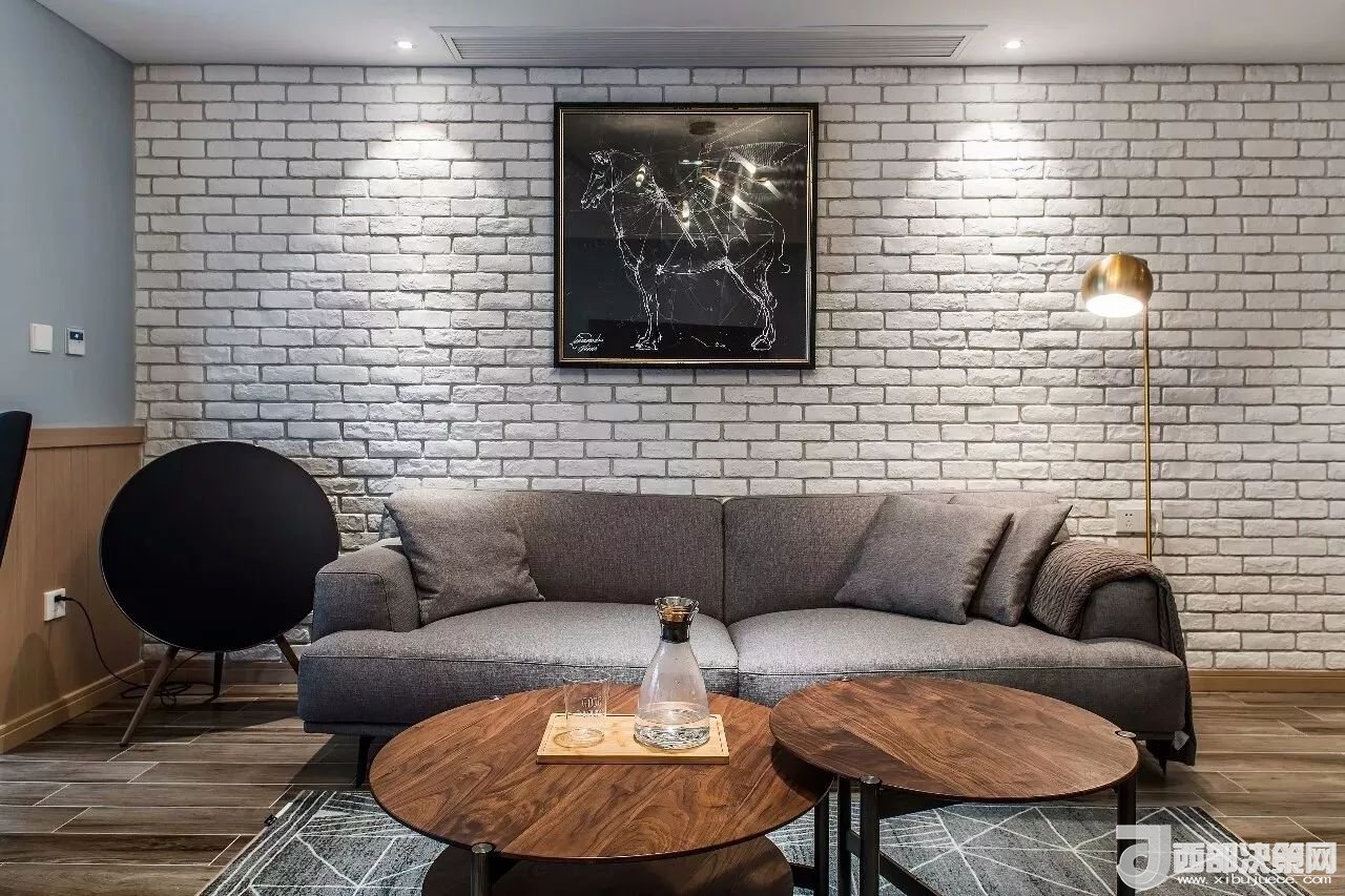 沙發(fā)背景墻選對(duì)裝飾畫，才能美了整個(gè)客廳空間！