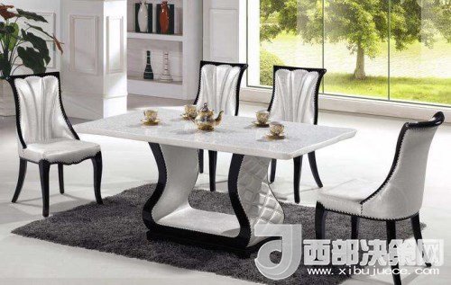 喜歡白色餐桌 但椅子該如何搭配？