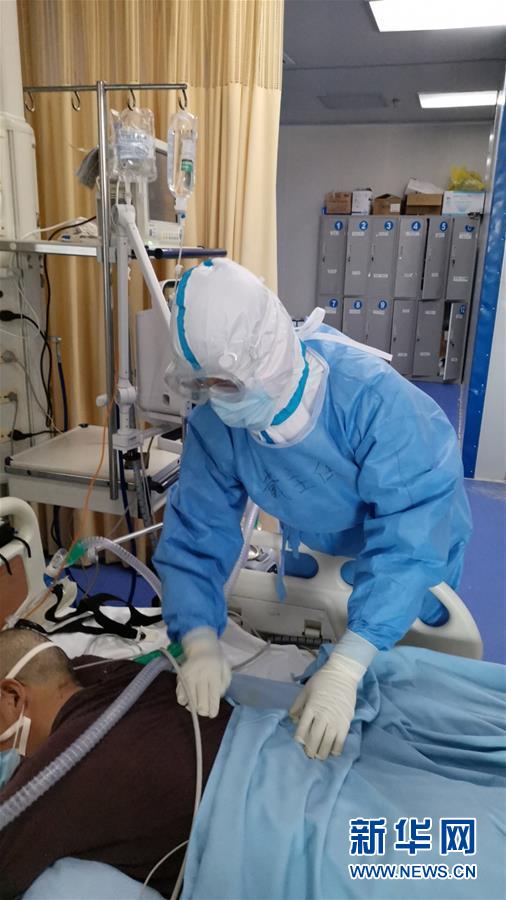 （一線抗疫群英譜·圖文互動(dòng)）（2）“從高原奔赴平原，我們傾囊相助”——青海援湖北醫(yī)療隊(duì)女醫(yī)生戴春的故事 