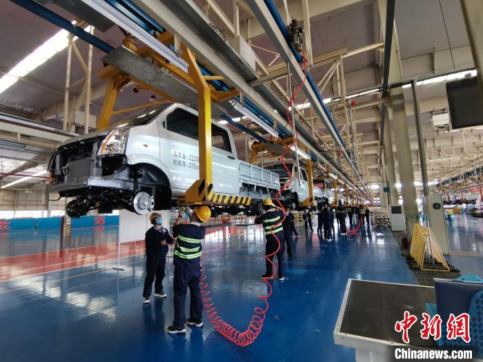 4月初，成功汽車全面復工復產。尤其是隨著疫情得到控制，該公司的生產力度也不斷加大?！「唢w 攝