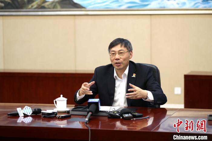 近日，全國人大代表、浪潮集團董事長兼CEO孫丕恕接受媒體采訪。浪潮集圖供圖