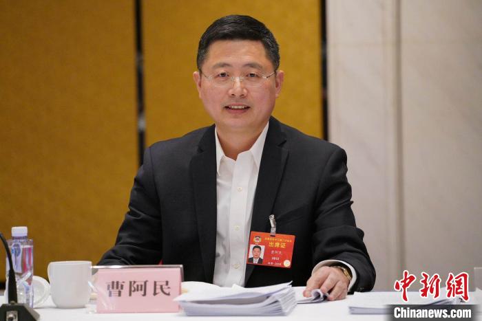 全國政協(xié)委員曹阿民:讓每一位老人過有尊嚴(yán)的生活