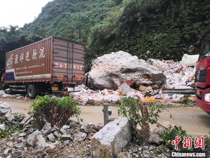 事故現(xiàn)場(chǎng)?！↑S鵬 攝