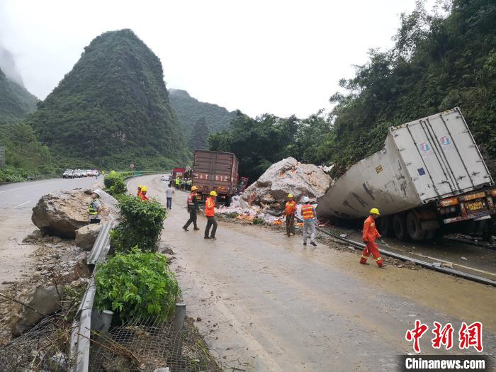 事故現(xiàn)場(chǎng)?！↑S鵬 攝