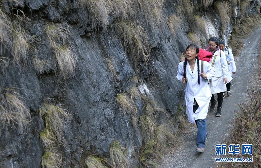 (新華全媒頭條·圖文互動)(11)偉大旗幟引領(lǐng)歷史巨變——習近平新時代中國特色社會主義思想指引“十三五”經(jīng)濟社會發(fā)展述評